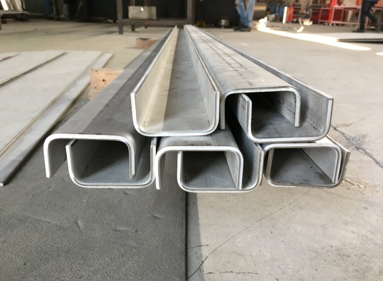 GIA CÔNG CHẤN CHỮ L,CHỮ V VÀ CÁC HÌNH DẠNG KHÁC INOX 304/316/201/430