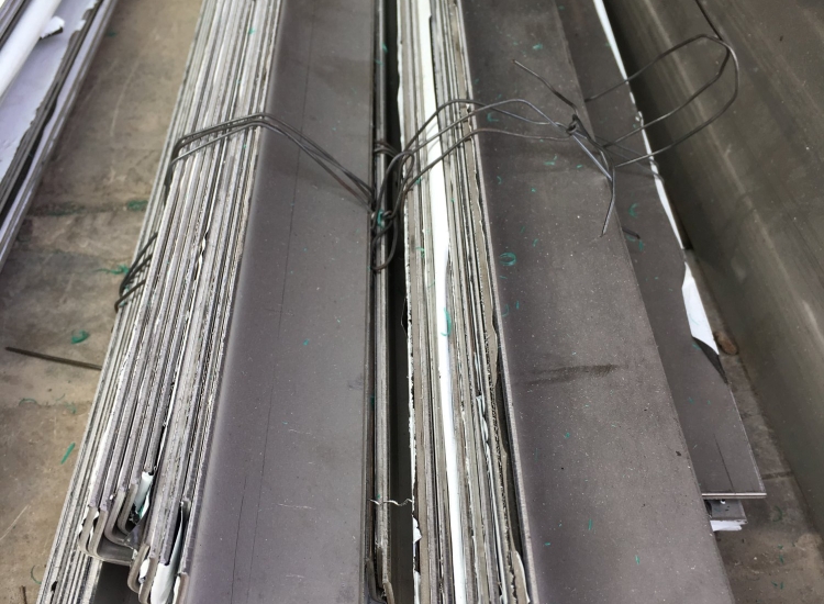 GIA CÔNG CHẤN CHỮ L,CHỮ V VÀ CÁC HÌNH DẠNG KHÁC INOX 304/316/201/430