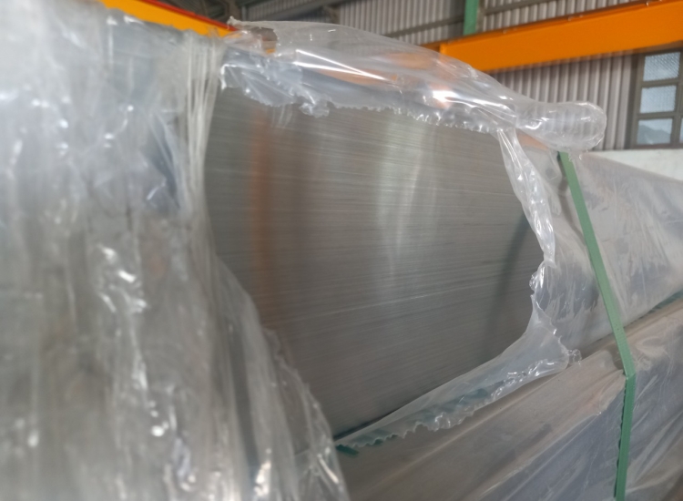 HỘP VUÔNG INOX 304 120 x 120 x3.0MM