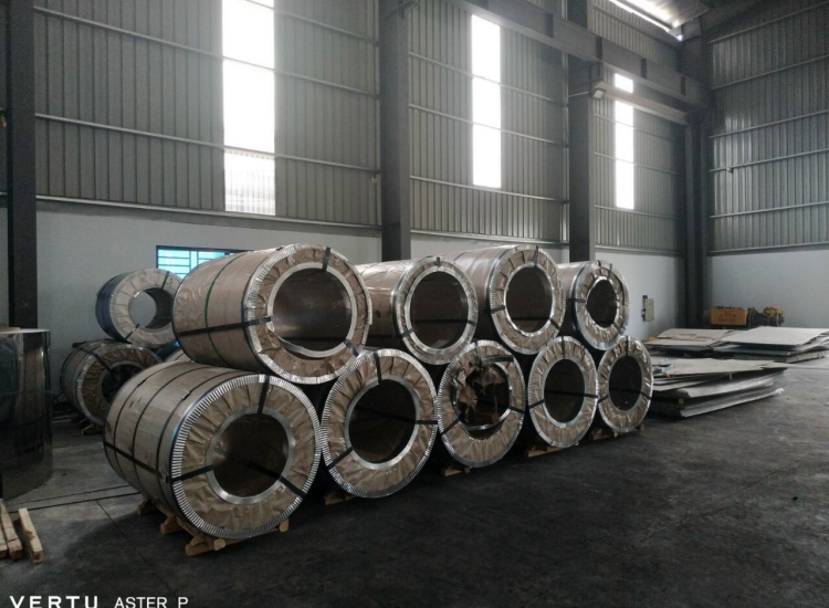 CUỘN INOX CÁN NÓNG 304