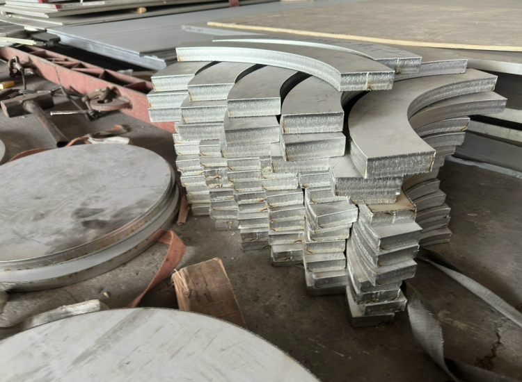 GIA CÔNG INOX CHẶT CHẤN CẮT LASER THEO YÊU CẦU