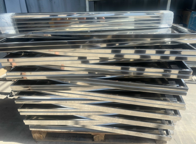 GIA CÔNG INOX CHẶT CHẤN CẮT LASER THEO YÊU CẦU