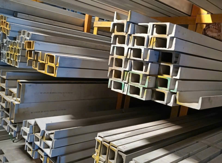 U ĐÚC INOX 304 - 60 x 35 x 5.0 x 6M