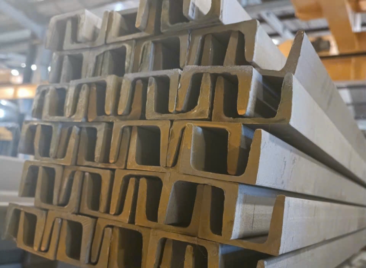 U ĐÚC INOX 304 - 140 x 58 x 5.5 x 6M