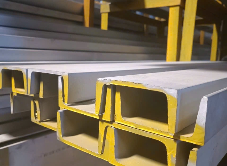 U ĐÚC INOX 304-100 x 48 x 5.5 x 6M