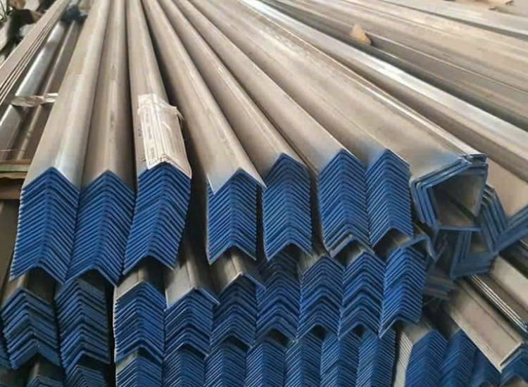 VÊ ĐÚC INOX 304: 65 x 65 x 5.0 x 6 M