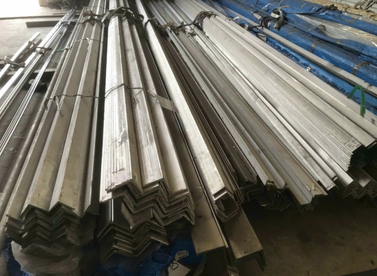 VÊ ĐÚC INOX 316/316L: 25 x 25 x 3.0 x 6 M