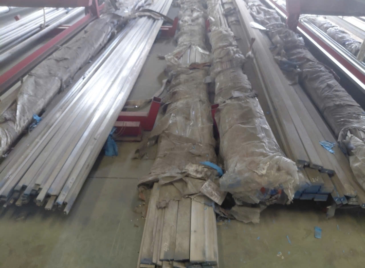 THANH LA ĐÚC 304 SỌC XƯỚC : 80 x 5.0 x 4000/6000MM/HL- LẬP LÀ INOX - Stainless Steel Bar Flat